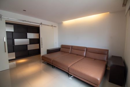 Apartamento à venda com 442m², 4 quartos e 6 vagas Apartamento à venda com 442m², 4 quartos e 6 vagasSala de TV