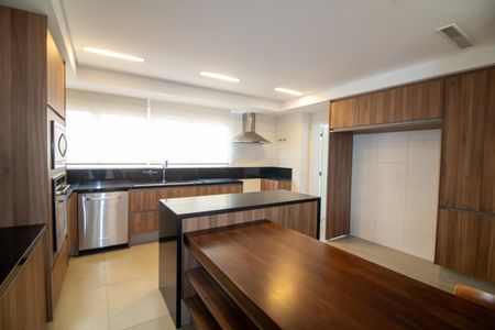 Apartamento à venda com 442m², 4 quartos e 6 vagas Apartamento à venda com 442m², 4 quartos e 6 vagasCozinha