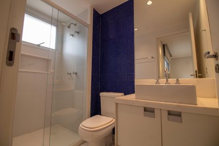 Apartamento à venda com 442m², 4 quartos e 6 vagas Apartamento à venda com 442m², 4 quartos e 6 vagasBanheiro da Suíte 3