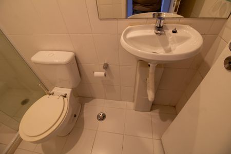 Apartamento à venda com 442m², 4 quartos e 6 vagas Apartamento à venda com 442m², 4 quartos e 6 vagasBanheiro de Serviço