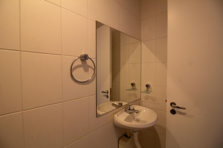 Apartamento à venda com 442m², 4 quartos e 6 vagas Apartamento à venda com 442m², 4 quartos e 6 vagasBanheiro de Serviço