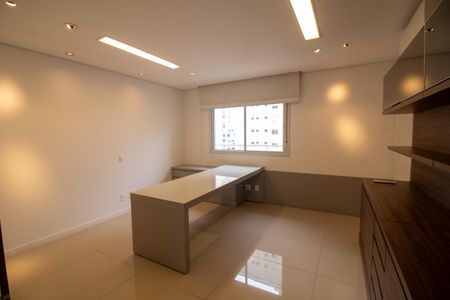 Apartamento à venda com 442m², 4 quartos e 6 vagas Apartamento à venda com 442m², 4 quartos e 6 vagasSuíte 3