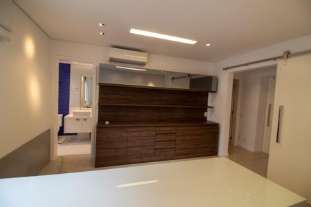 Apartamento à venda com 442m², 4 quartos e 6 vagas Apartamento à venda com 442m², 4 quartos e 6 vagasSuíte 3