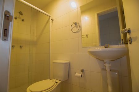 Apartamento à venda com 442m², 4 quartos e 6 vagas Apartamento à venda com 442m², 4 quartos e 6 vagasBanheiro de Serviço