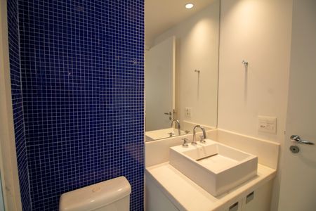 Apartamento à venda com 442m², 4 quartos e 6 vagas Apartamento à venda com 442m², 4 quartos e 6 vagasBanheiro da Suíte 3