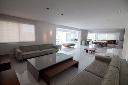 Apartamento à venda com 442m², 4 quartos e 6 vagas Apartamento à venda com 442m², 4 quartos e 6 vagasSala