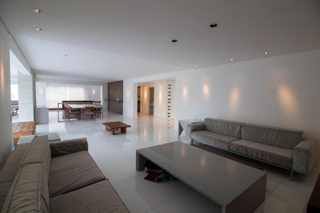 Apartamento à venda com 442m², 4 quartos e 6 vagas Apartamento à venda com 442m², 4 quartos e 6 vagasSala