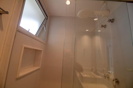 Apartamento à venda com 442m², 4 quartos e 6 vagas Apartamento à venda com 442m², 4 quartos e 6 vagasBanheiro da Suíte 2