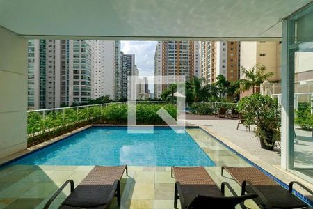 Apartamento à venda com 442m², 4 quartos e 6 vagas Apartamento à venda com 442m², 4 quartos e 6 vagasÁrea comum - Piscina