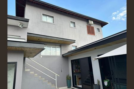 Casa de condomínio à venda com 400m², 4 quartos e 5 vagas Casa de condomínio à venda com 400m², 4 quartos e 5 vagasQuintal