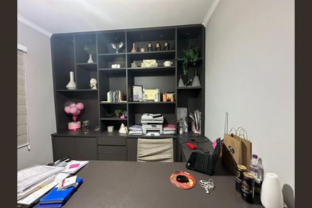 Casa de condomínio à venda com 400m², 4 quartos e 5 vagas Casa de condomínio à venda com 400m², 4 quartos e 5 vagasEscritório