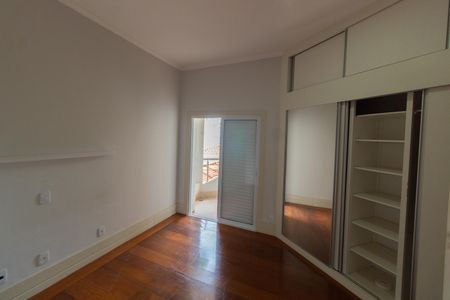 Casa de condomínio à venda com 750m², 4 quartos e 4 vagas Casa de condomínio à venda com 750m², 4 quartos e 4 vagasQUARTO 3