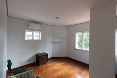 Casa de condomínio à venda com 750m², 4 quartos e 4 vagas Casa de condomínio à venda com 750m², 4 quartos e 4 vagasQUARTO 4