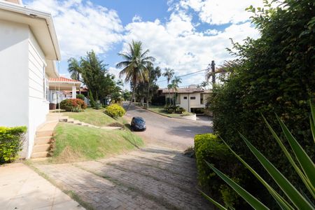Casa de condomínio à venda com 750m², 4 quartos e 4 vagas Casa de condomínio à venda com 750m², 4 quartos e 4 vagasÁREA EXTERNAA