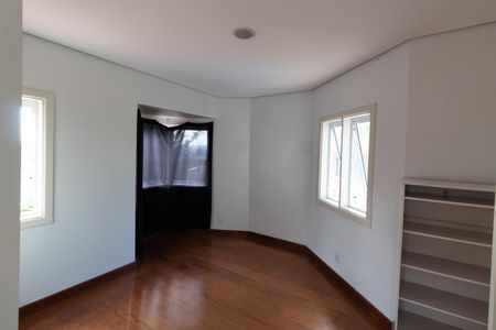 Casa de condomínio à venda com 750m², 4 quartos e 4 vagas Casa de condomínio à venda com 750m², 4 quartos e 4 vagasQUARTO 4