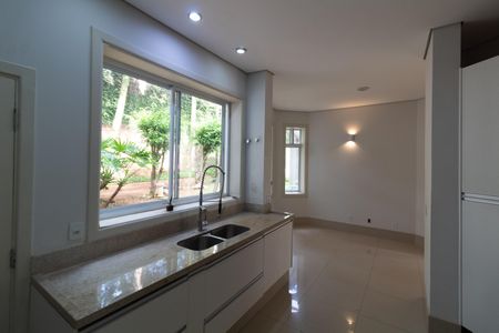 Casa de condomínio à venda com 750m², 4 quartos e 4 vagas Casa de condomínio à venda com 750m², 4 quartos e 4 vagasCOZINHA