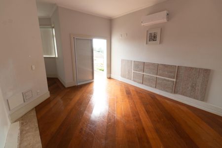 Casa de condomínio à venda com 750m², 4 quartos e 4 vagas Casa de condomínio à venda com 750m², 4 quartos e 4 vagasSUITE 1