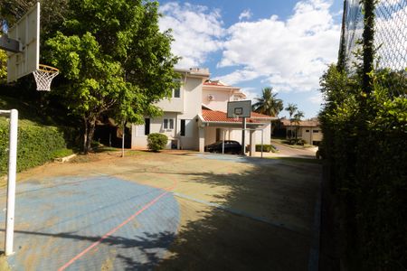 Casa de condomínio à venda com 750m², 4 quartos e 4 vagas Casa de condomínio à venda com 750m², 4 quartos e 4 vagasÁREA EXTERNAA