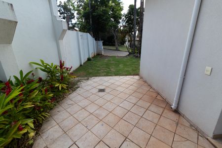 Casa de condomínio à venda com 750m², 4 quartos e 4 vagas Casa de condomínio à venda com 750m², 4 quartos e 4 vagasÁREA EXTERNAA