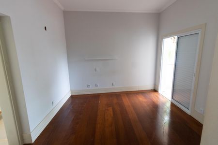 Casa de condomínio à venda com 750m², 4 quartos e 4 vagas Casa de condomínio à venda com 750m², 4 quartos e 4 vagasQUARTO 3