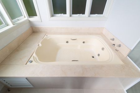 Casa de condomínio à venda com 750m², 4 quartos e 4 vagas Casa de condomínio à venda com 750m², 4 quartos e 4 vagasBANHEIRO DA SUITE