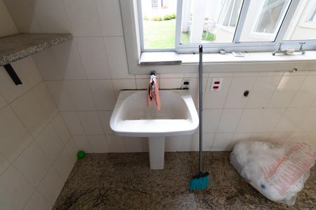 Casa de condomínio à venda com 750m², 4 quartos e 4 vagas Casa de condomínio à venda com 750m², 4 quartos e 4 vagasCOZINHA