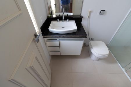 Casa de condomínio à venda com 750m², 4 quartos e 4 vagas Casa de condomínio à venda com 750m², 4 quartos e 4 vagasBANHERO DA SUITE 3