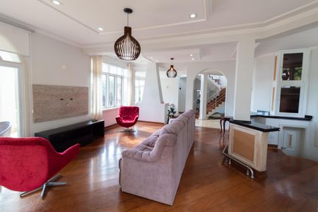 Casa de condomínio à venda com 750m², 4 quartos e 4 vagas Casa de condomínio à venda com 750m², 4 quartos e 4 vagasSALA