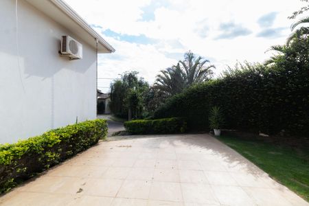 Casa de condomínio à venda com 750m², 4 quartos e 4 vagas Casa de condomínio à venda com 750m², 4 quartos e 4 vagasÁREA EXTERNAA