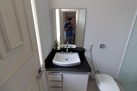 Casa de condomínio à venda com 750m², 4 quartos e 4 vagas Casa de condomínio à venda com 750m², 4 quartos e 4 vagasBANHERO DA SUITE 3