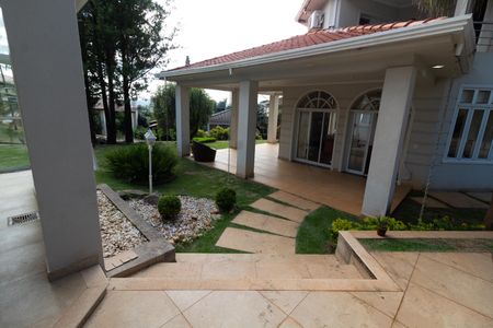 Casa de condomínio à venda com 750m², 4 quartos e 4 vagas Casa de condomínio à venda com 750m², 4 quartos e 4 vagasÁREA EXTERNAA