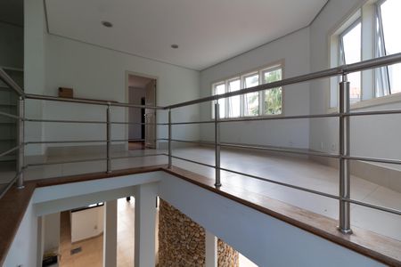 Casa de condomínio à venda com 750m², 4 quartos e 4 vagas Casa de condomínio à venda com 750m², 4 quartos e 4 vagasPISO SUPERIOR SOBRADO