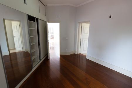 Casa de condomínio à venda com 750m², 4 quartos e 4 vagas Casa de condomínio à venda com 750m², 4 quartos e 4 vagasQUARTO 3