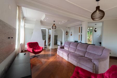 Casa de condomínio à venda com 750m², 4 quartos e 4 vagas Casa de condomínio à venda com 750m², 4 quartos e 4 vagasSALA