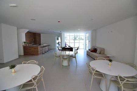 Apartamento à venda com 80m², 3 quartos e 1 vaga Apartamento à venda com 80m², 3 quartos e 1 vagaÁrea comum - Salão de festas