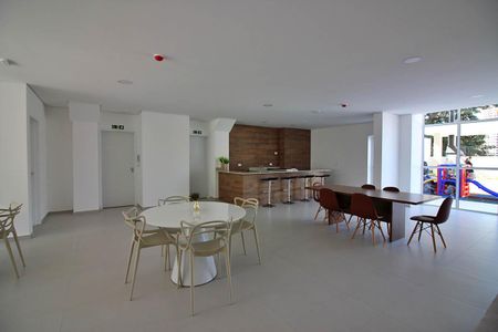 Apartamento à venda com 80m², 3 quartos e 1 vaga Apartamento à venda com 80m², 3 quartos e 1 vagaÁrea comum - Salão de festas