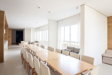 Apartamento para alugar com 137m², 2 quartos e 2 vagas Apartamento para alugar com 137m², 2 quartos e 2 vagasÁrea comum - Salão de festas