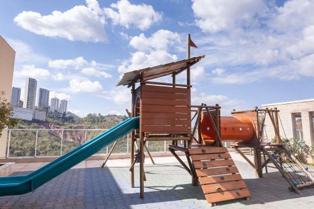 Apartamento para alugar com 137m², 2 quartos e 2 vagas Apartamento para alugar com 137m², 2 quartos e 2 vagasÁrea Comum - Playground