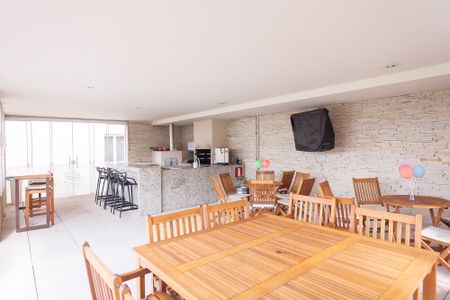 Apartamento para alugar com 137m², 2 quartos e 2 vagas Apartamento para alugar com 137m², 2 quartos e 2 vagasÁrea comum - Salão de festas