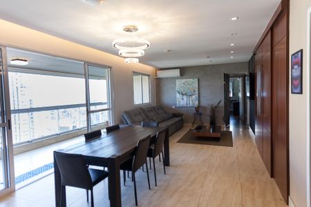 Apartamento para alugar com 137m², 2 quartos e 2 vagas Apartamento para alugar com 137m², 2 quartos e 2 vagasSala