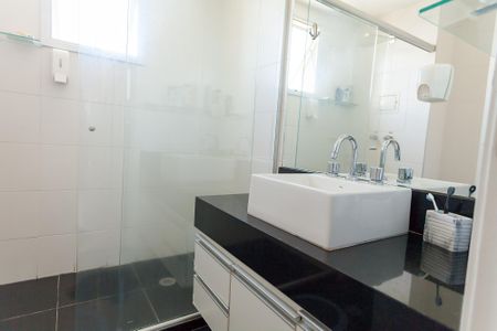 Apartamento para alugar com 137m², 2 quartos e 2 vagas Apartamento para alugar com 137m², 2 quartos e 2 vagasBanheiro do Quarto 1