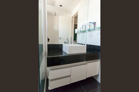 Apartamento para alugar com 137m², 2 quartos e 2 vagas Apartamento para alugar com 137m², 2 quartos e 2 vagasBanheiro do Quarto 1