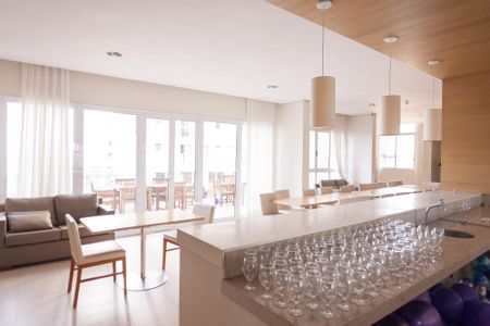 Apartamento para alugar com 137m², 2 quartos e 2 vagas Apartamento para alugar com 137m², 2 quartos e 2 vagasÁrea comum - Salão de festas