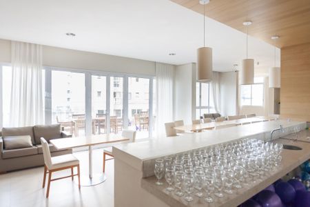 Apartamento para alugar com 137m², 2 quartos e 2 vagas Apartamento para alugar com 137m², 2 quartos e 2 vagasÁrea comum - Salão de festas