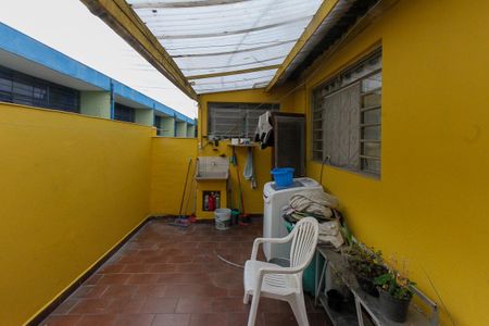 Casa à venda com 160m², 4 quartos e 3 vagas Casa à venda com 160m², 4 quartos e 3 vagasVaranda