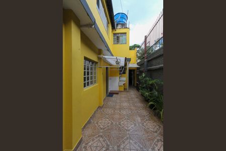 Casa à venda com 160m², 4 quartos e 3 vagas Casa à venda com 160m², 4 quartos e 3 vagasQuintal e Área de Serviço