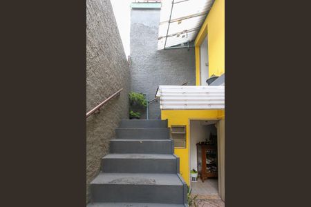 Casa à venda com 160m², 4 quartos e 3 vagas Casa à venda com 160m², 4 quartos e 3 vagasescada