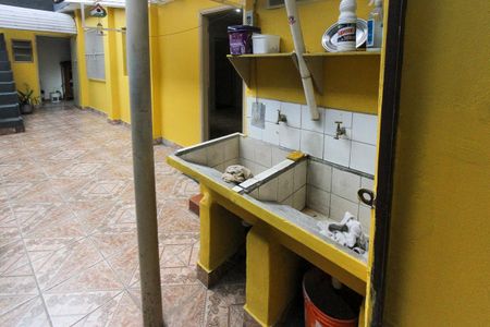 Casa à venda com 160m², 4 quartos e 3 vagas Casa à venda com 160m², 4 quartos e 3 vagasQuintal e Área de Serviço