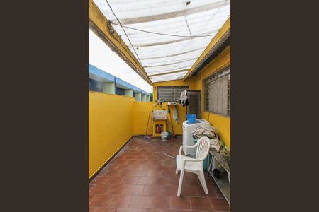 Casa à venda com 160m², 4 quartos e 3 vagas Casa à venda com 160m², 4 quartos e 3 vagasVaranda