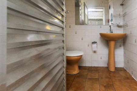 Casa à venda com 160m², 4 quartos e 3 vagas Casa à venda com 160m², 4 quartos e 3 vagasBanheiro de Serviço